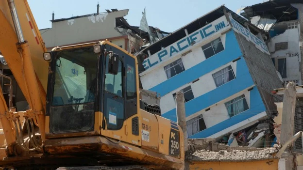 Escombros tras el terremoto en Ecuador