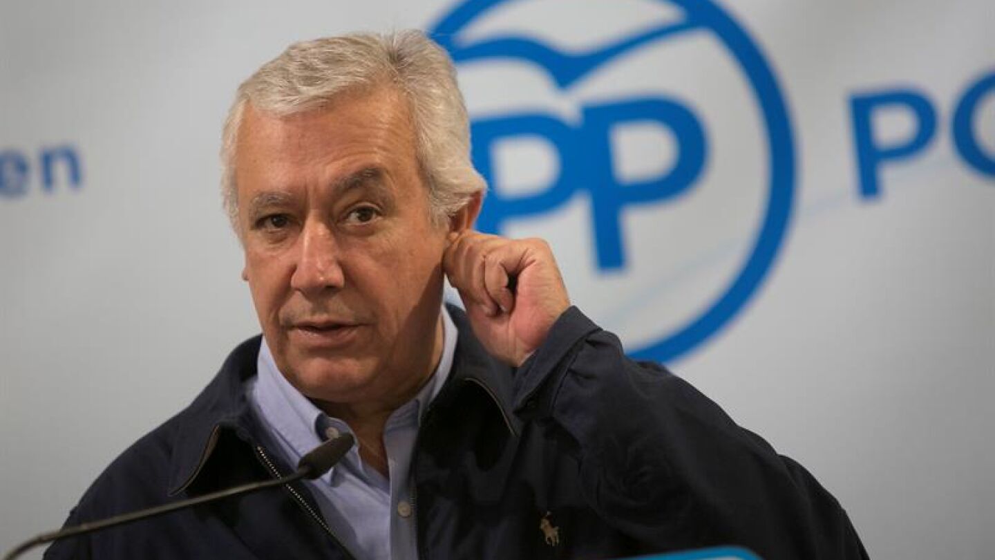 Javier Arenas: "S&aacute;nchez lo ha hecho tan bien que puede que el PSOE sea la tercera fuerza en las elecciones"