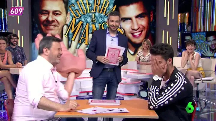 Maxi Iglesias visita el plató de Zapeando 