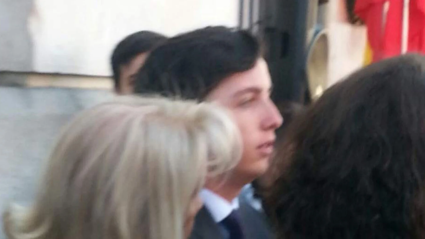 El pequeño Nicolás, en la recepción de autoridades de Cifuentes El pequeño Nicolás, en la recepción de autoridades de Cifuentes