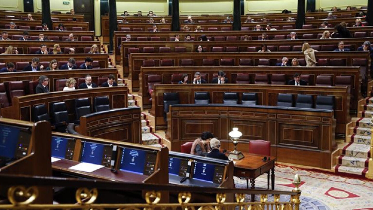Imagen del Congreso medio vac&iacute;o