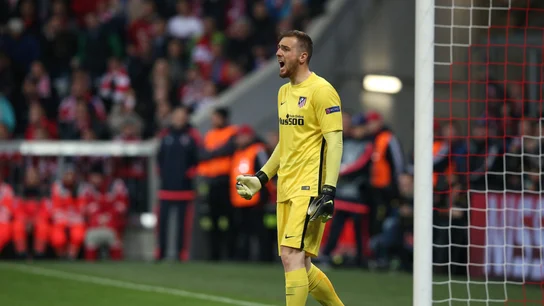 Oblak, eufórico tras detener el penalti a Muller Oblak, eufórico tras detener el penalti a Muller