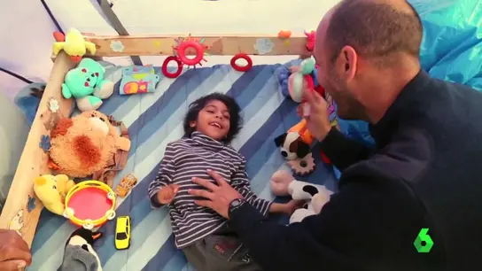 Osman, niño afgano con parálisis Osman, niño afgano con parálisis