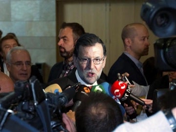 Mariano Rajoy habla con los medios Mariano Rajoy habla con los medios