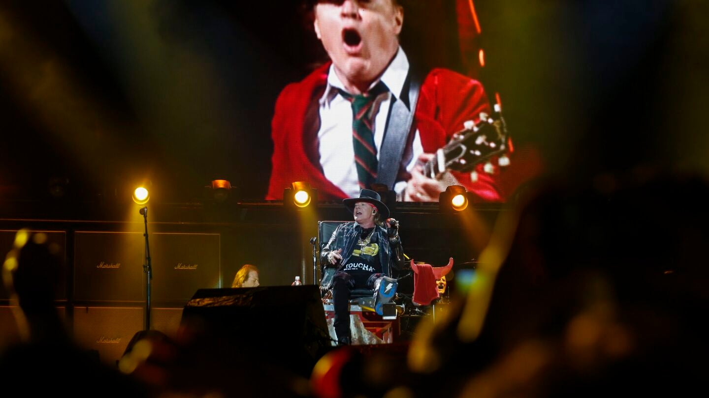 Axl Rose en su debut con AC/DC