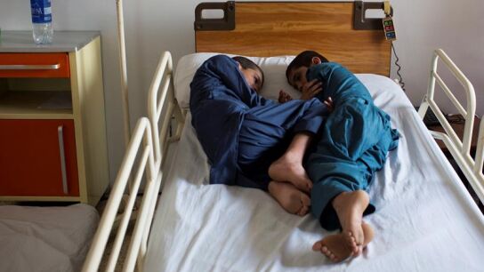 Imagen de los dos 'ni&ntilde;os solares' de Pakist&aacute;n