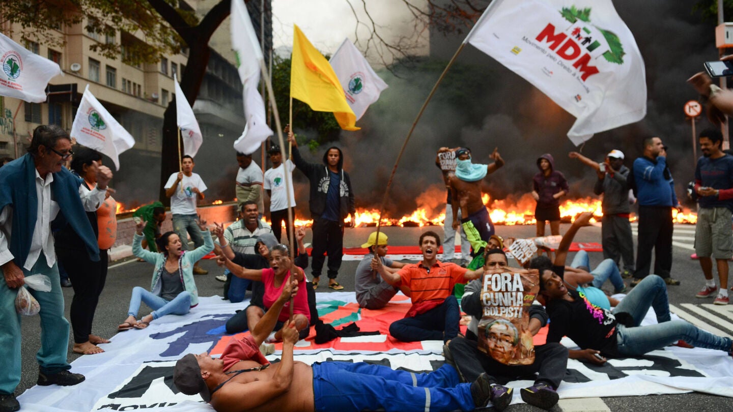 protestas contra el juicio pol&iacute;tico en el Congreso