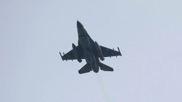 Un caza F16