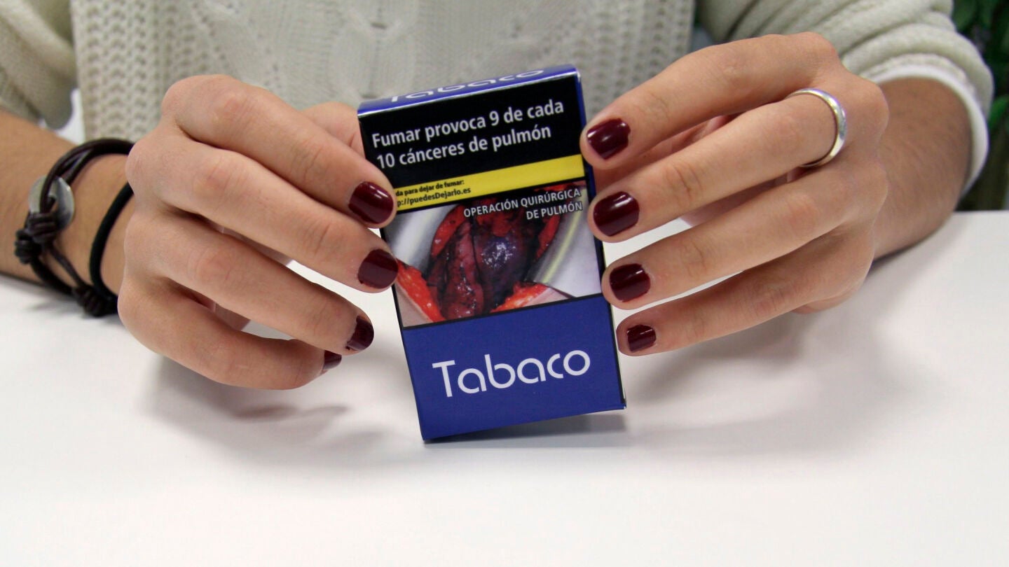 Ejemplo de las cajetillas de tabaco que entrar&aacute;n en vigor a partir del 20 de mayo