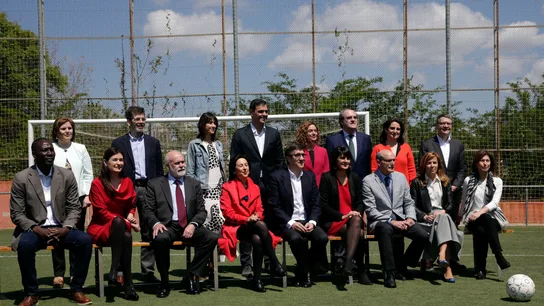 Pedro Sánchez presenta en Barcelona al equipo de su "Gobierno del cambio" Pedro Sánchez presenta en Barcelona al equipo de su "Gobierno del cambio"
