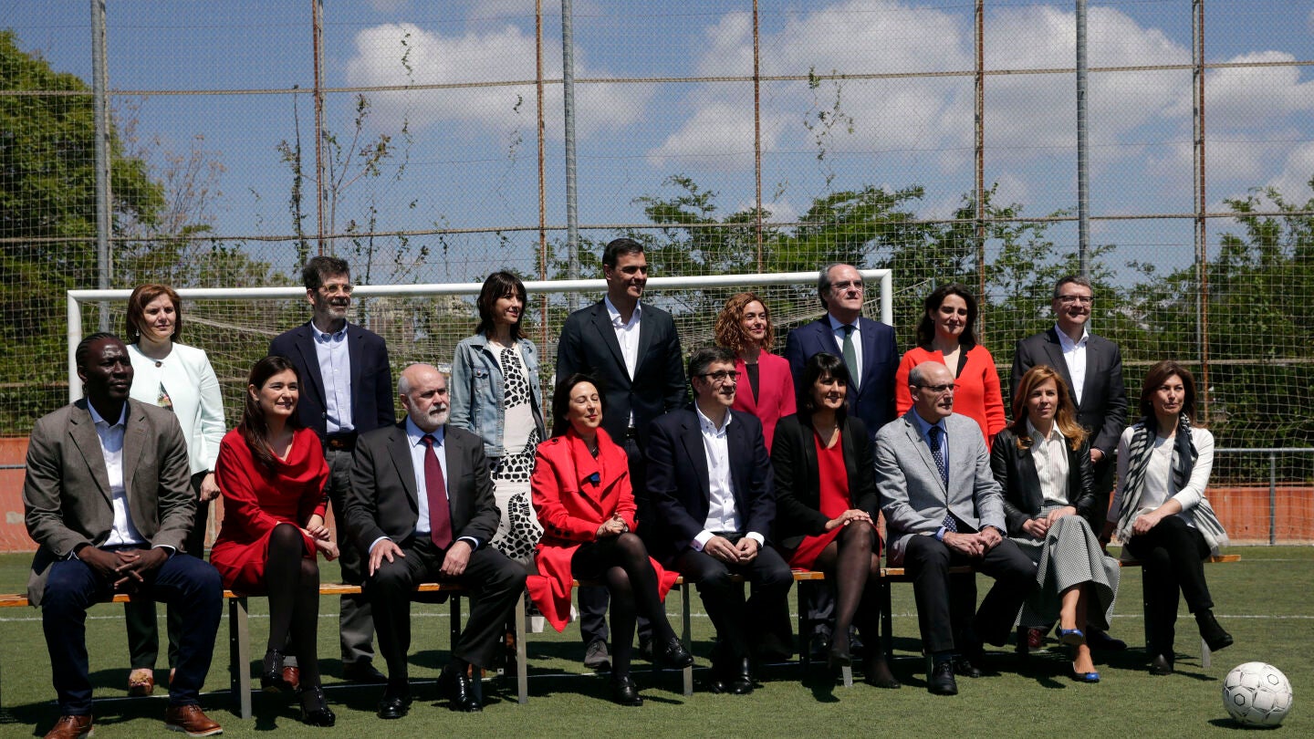 Pedro S&aacute;nchez presenta en Barcelona al equipo de su "Gobierno del cambio"