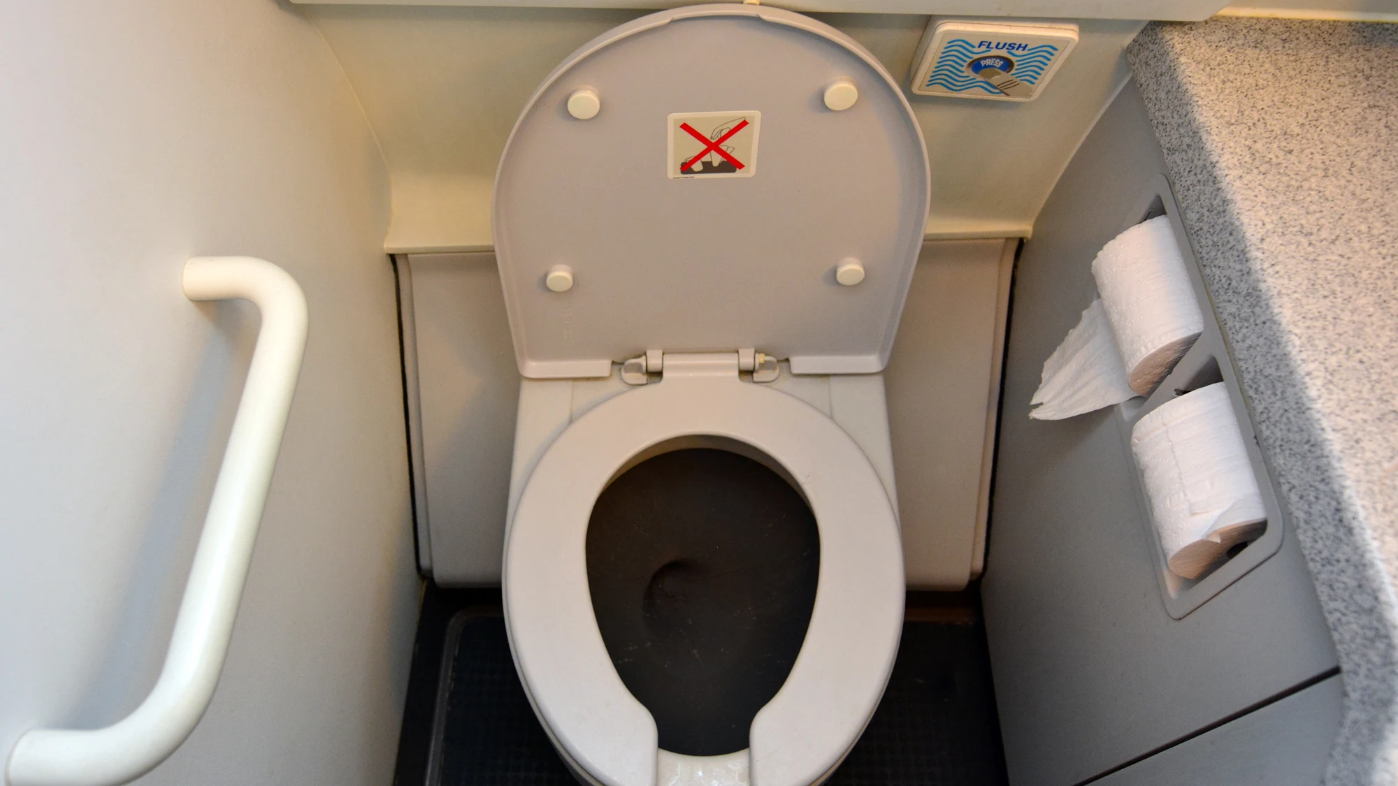 Baño de avión