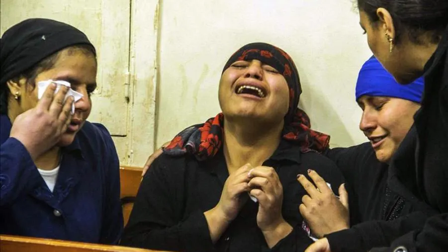 Una mujer &aacute;rabe llorando