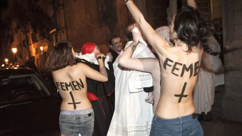 Activistas de Femen protestan por el aborto