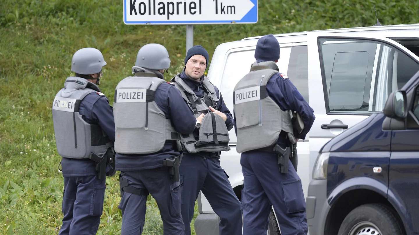 Imagen de archivo de Policías en Austria Imagen de archivo de Policías en Austria