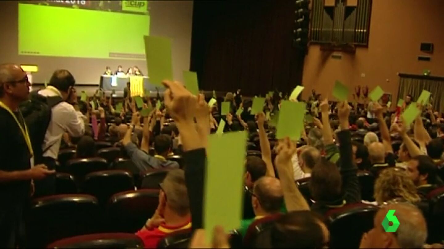 Frame 5.408068 de: La CUP propone "liberarse" del pacto con Junts pel S&iacute; en una asamblea con la militancia