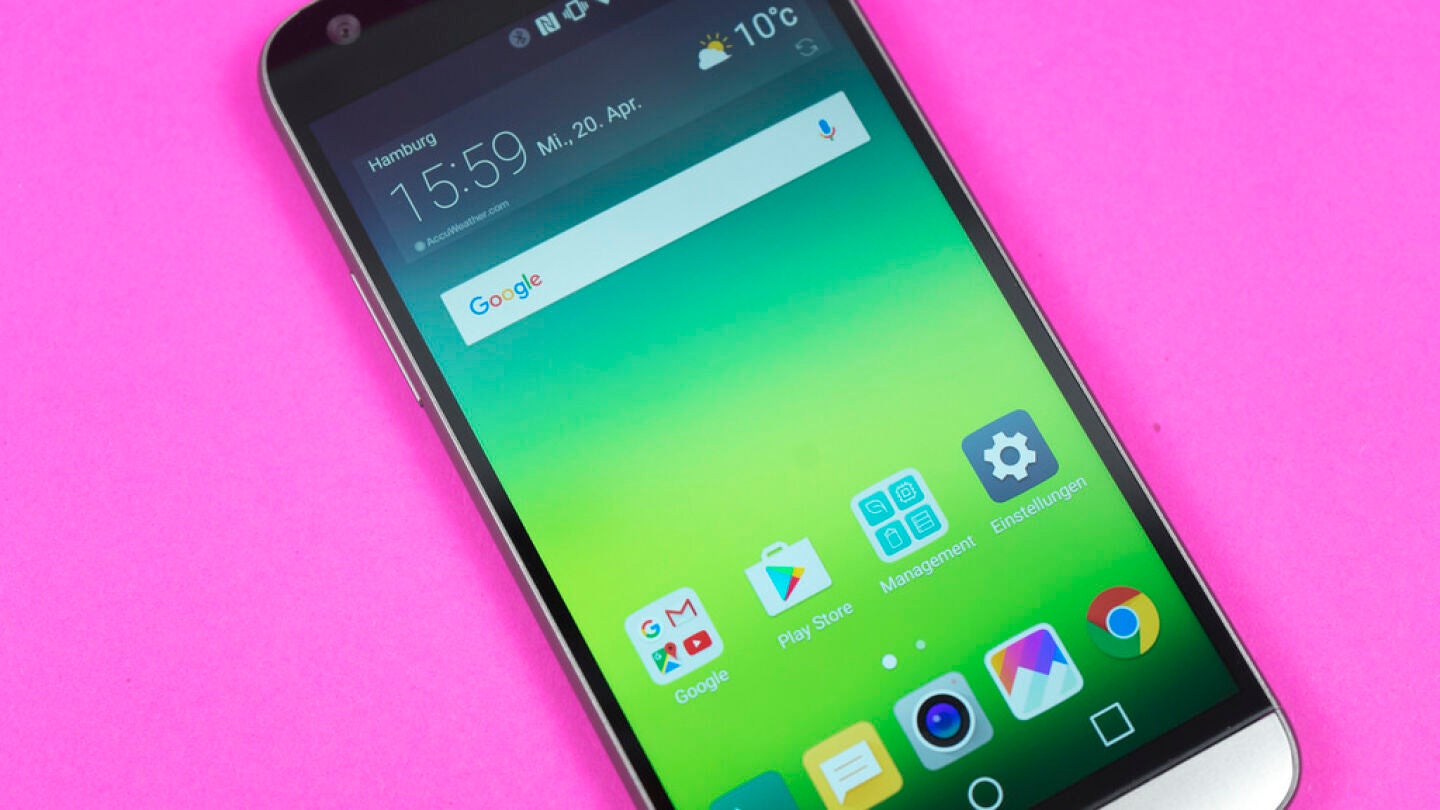 Un tel&eacute;fono m&oacute;vil con Android