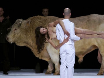 Imagen de un momento de la polémica ópera Imagen de un momento de la polémica ópera