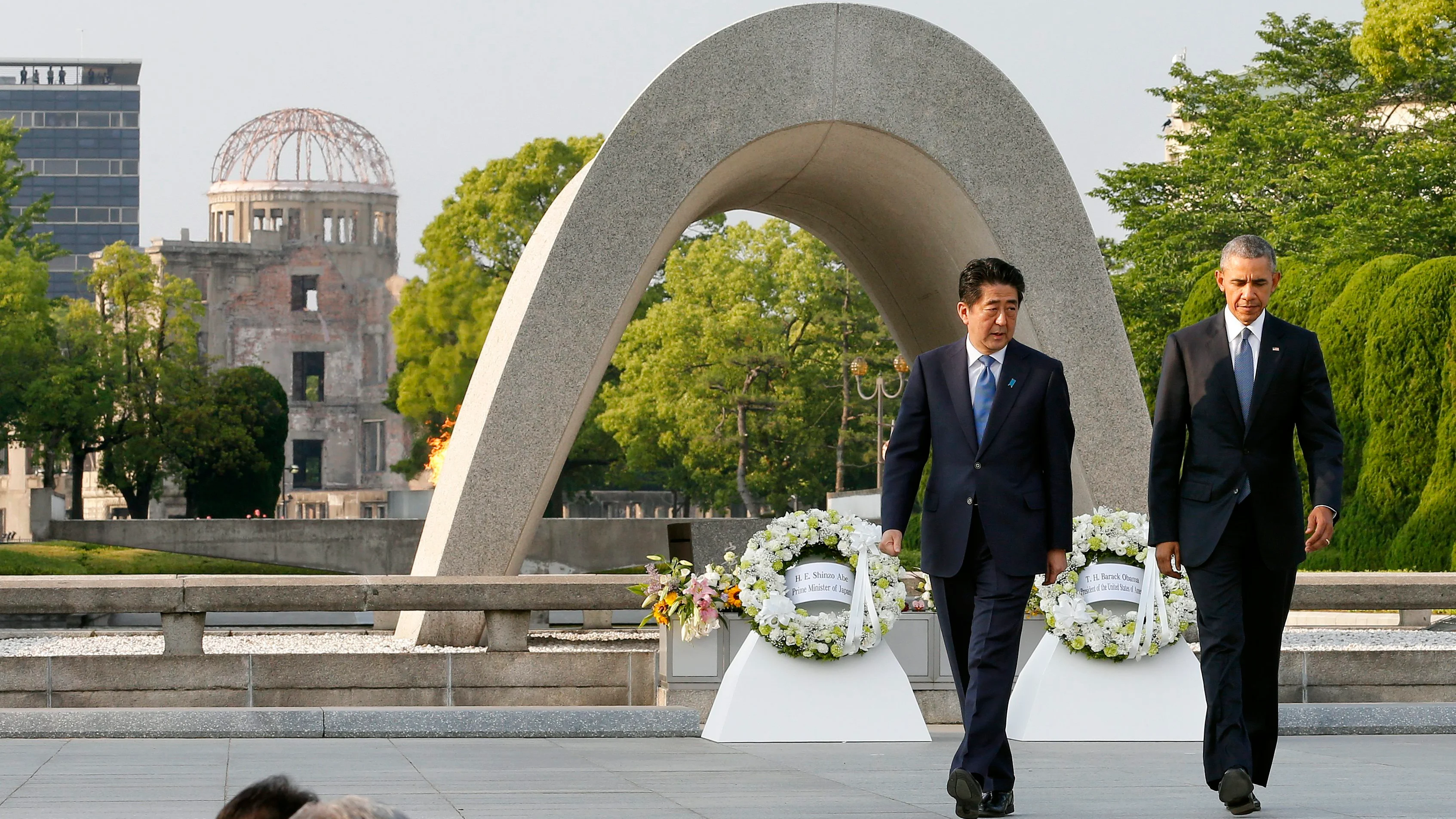 Barack Obama y el primer ministro nipón, Shinzo Abe