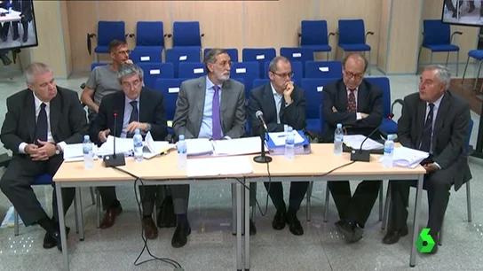 Frame 18.923041 de: PERITO NOOS Frame 18.923041 de: PERITO NOOS