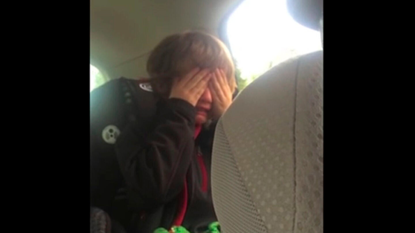 Henry Marr llorando