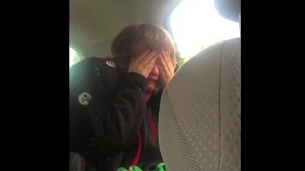Henry Marr llorando Henry Marr llorando