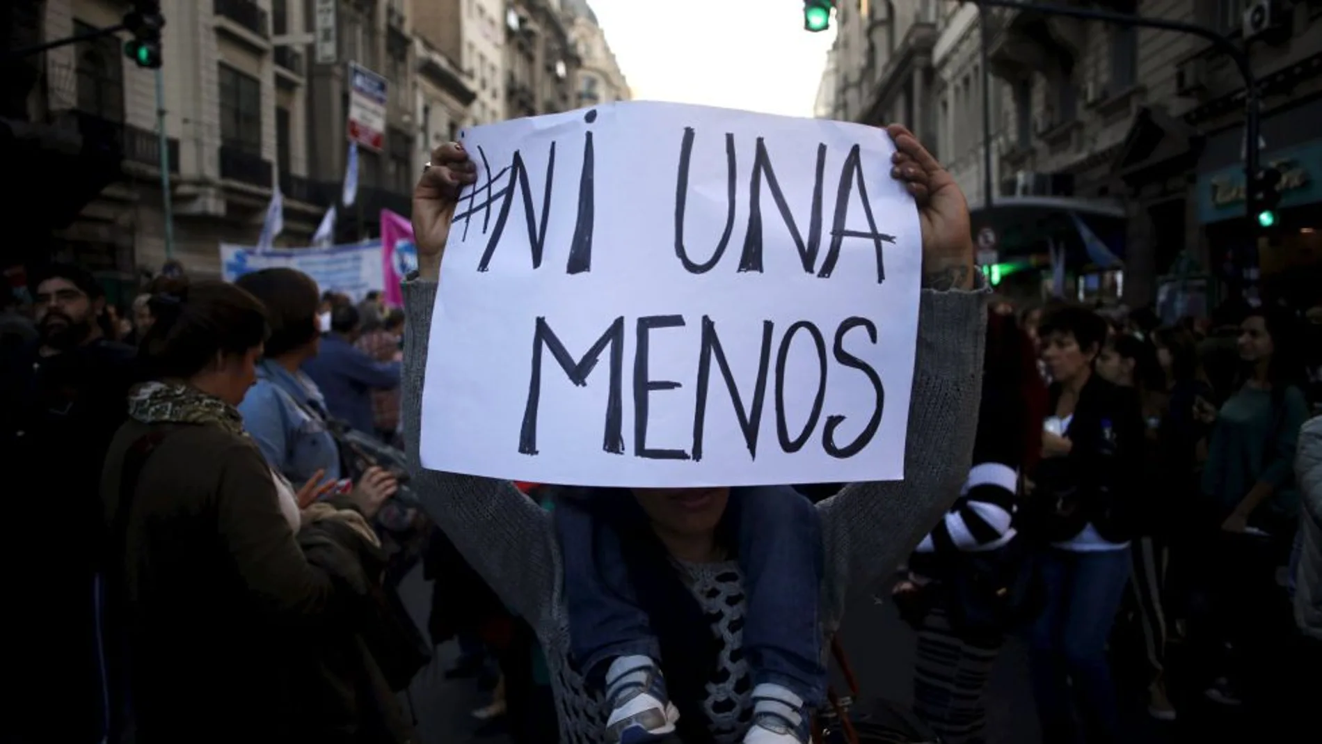 Miles de manifestantes en Argentina exigen medidas eficaces contra la violencia machista