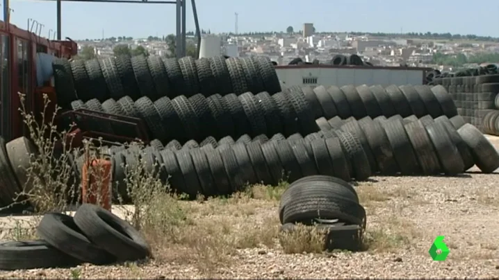 Frame 0.227672 de: vertedero jaen