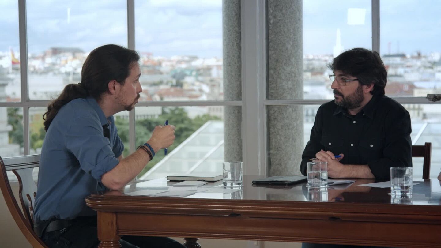 Pablo Iglesias, junto a Jordi &Eacute;vole