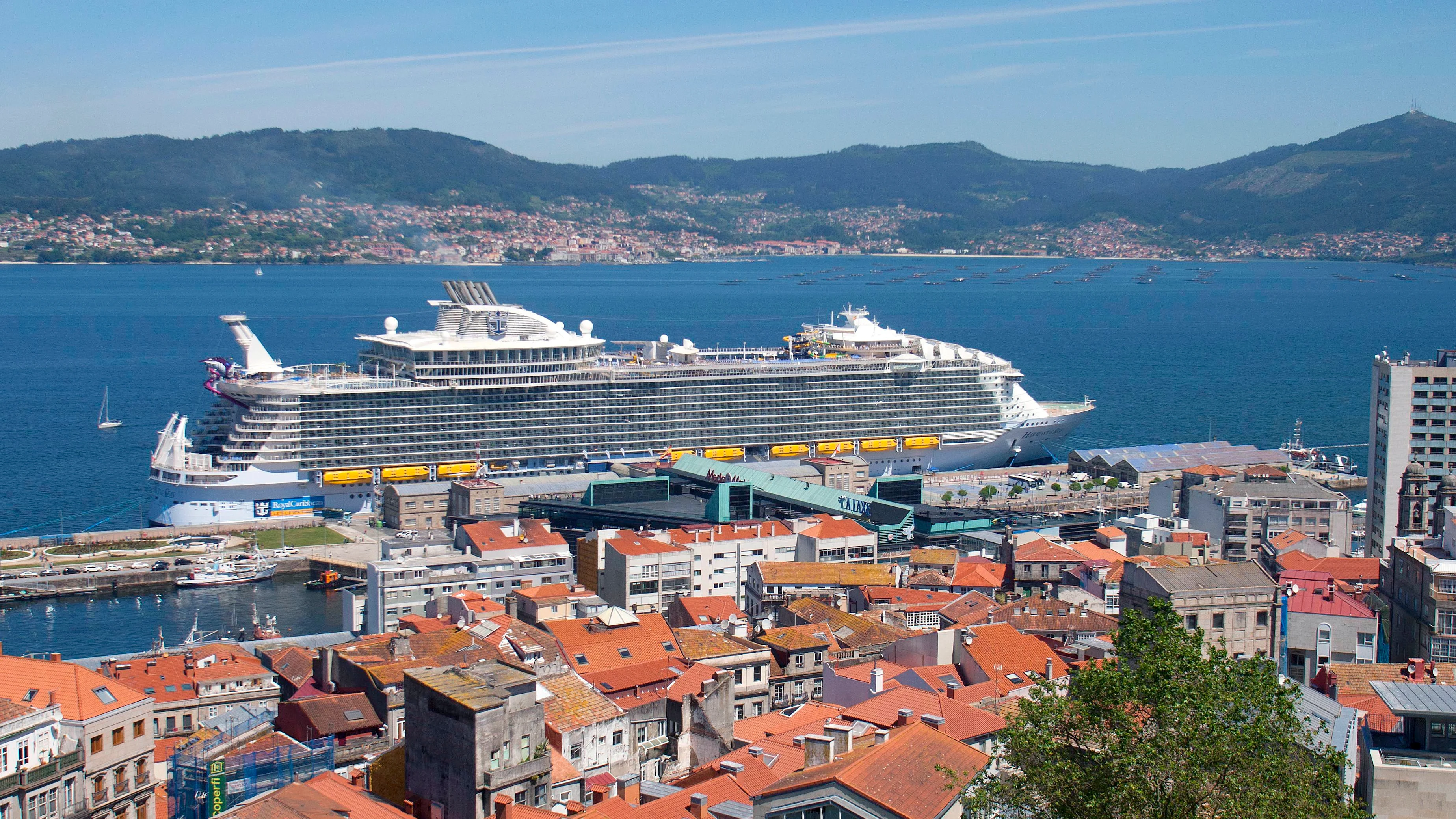 El crucero más grande del mundo en su escala en Vigo