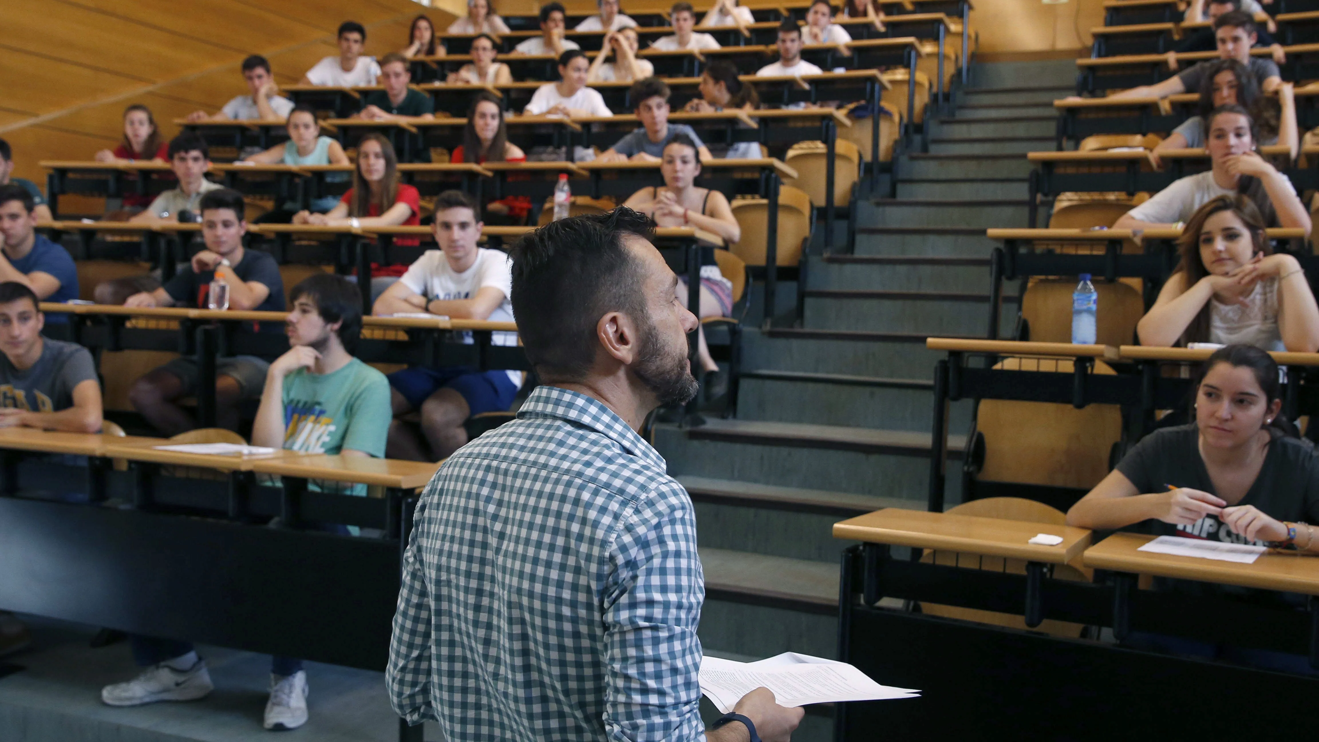 Estudiantes durante un examen de Selectividad