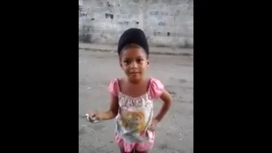 Una menor venezolana critica la gestión de Maduro Una menor venezolana critica la gestión de Maduro