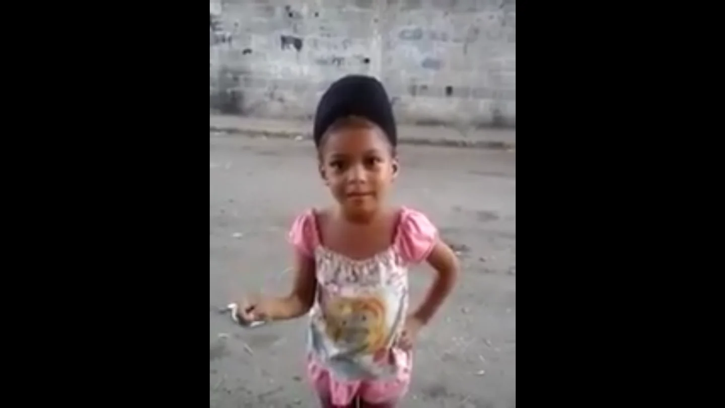 Una menor venezolana critica la gestión de Maduro Una menor venezolana critica la gestión de Maduro