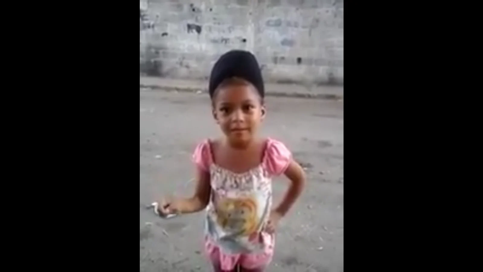 Una menor venezolana critica la gestión de Maduro Una menor venezolana critica la gestión de Maduro