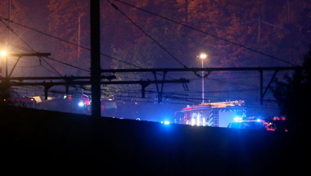 Vista de la operación rescate tras el choque de dos trenes en Lieja