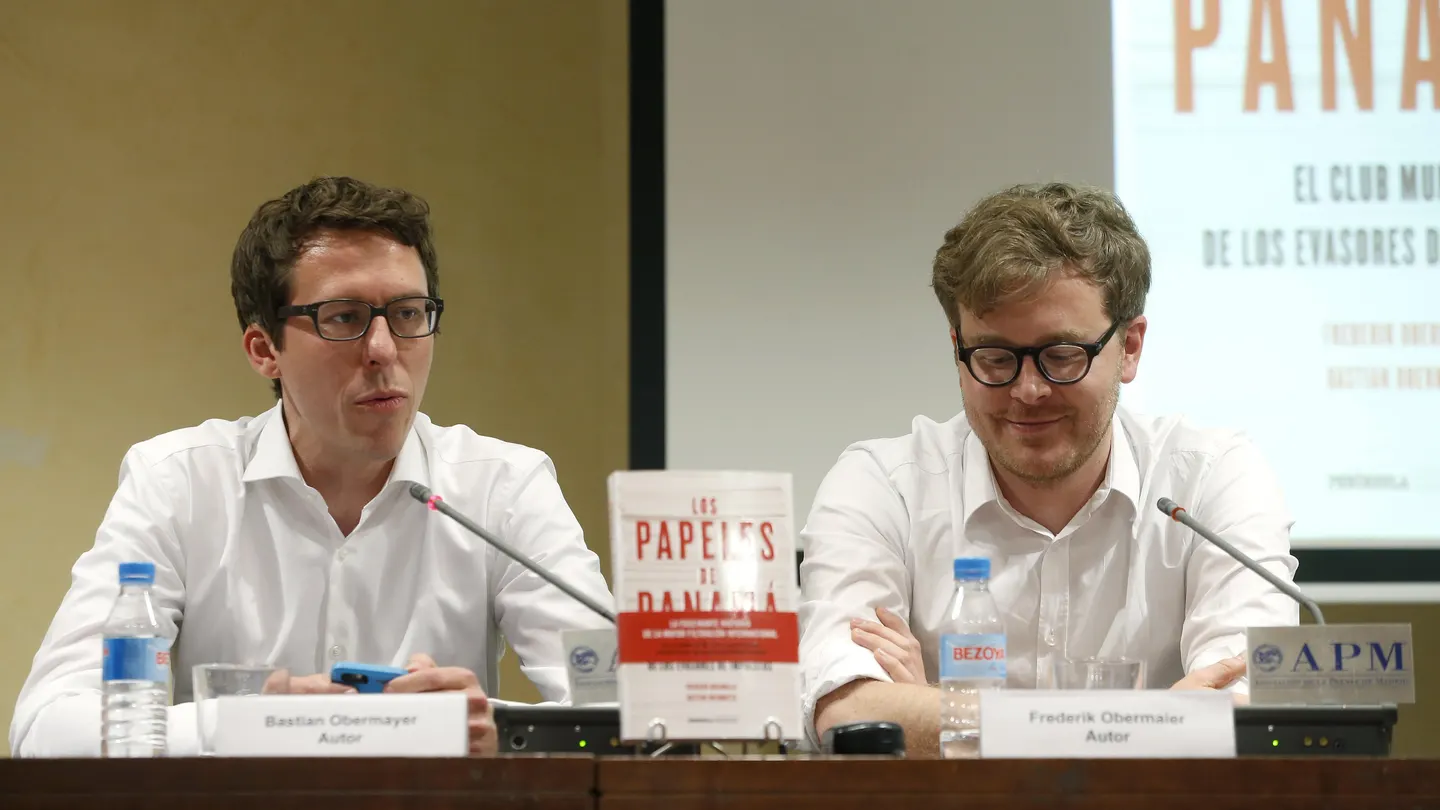 Los pediodistas alemanes Bastian Obermayer y Frederik Obermaier, autores del libro 'Los papeles de Panamá' Los pediodistas alemanes Bastian Obermayer y Frederik Obermaier, autores del libro 'Los papeles de Panamá'