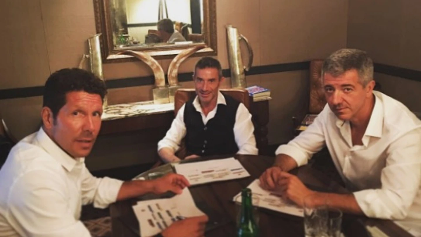 Simeone junto a Miguel Ángel Gil Marín y Andrea Berta Simeone junto a Miguel Ángel Gil Marín y Andrea Berta