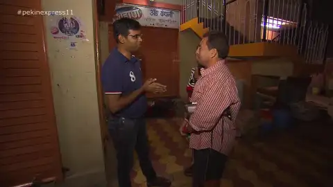 Blanca y Pepe hablan con un local Blanca y Pepe hablan con un local