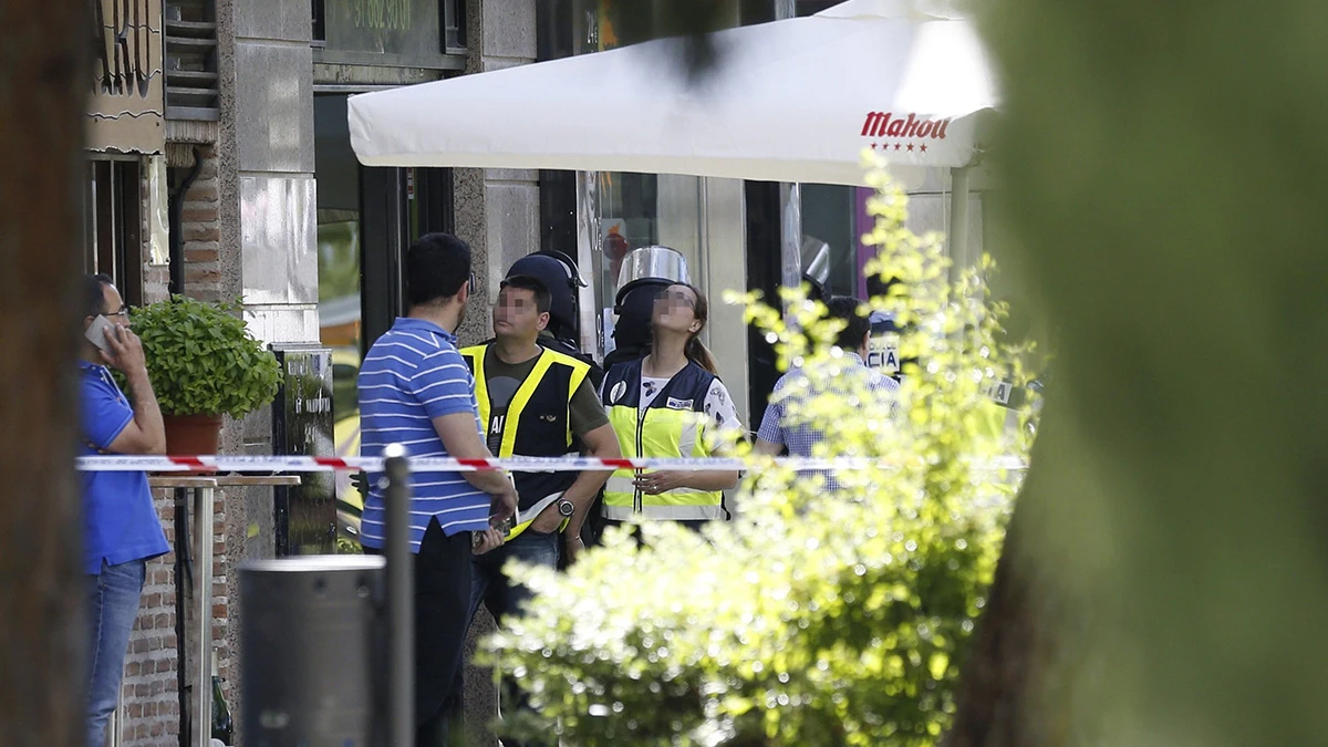 Un policía se atrinchera en un restaurante en Alcobendas