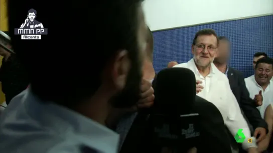 Gonzo intenta entrevistar a Mariano Rajoy Gonzo intenta entrevistar a Mariano Rajoy