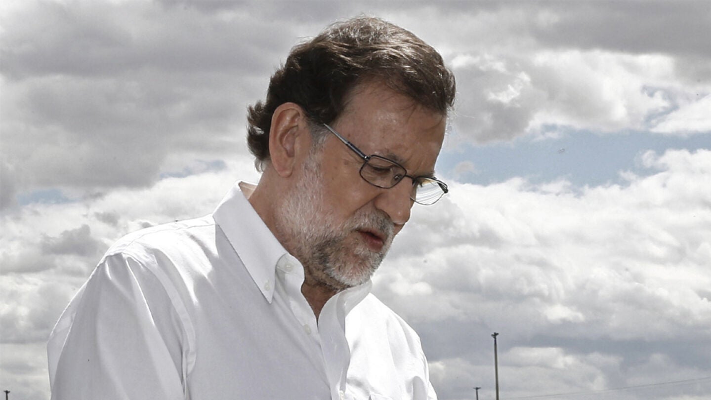 Mariano Rajoy en un campo de alcachofas