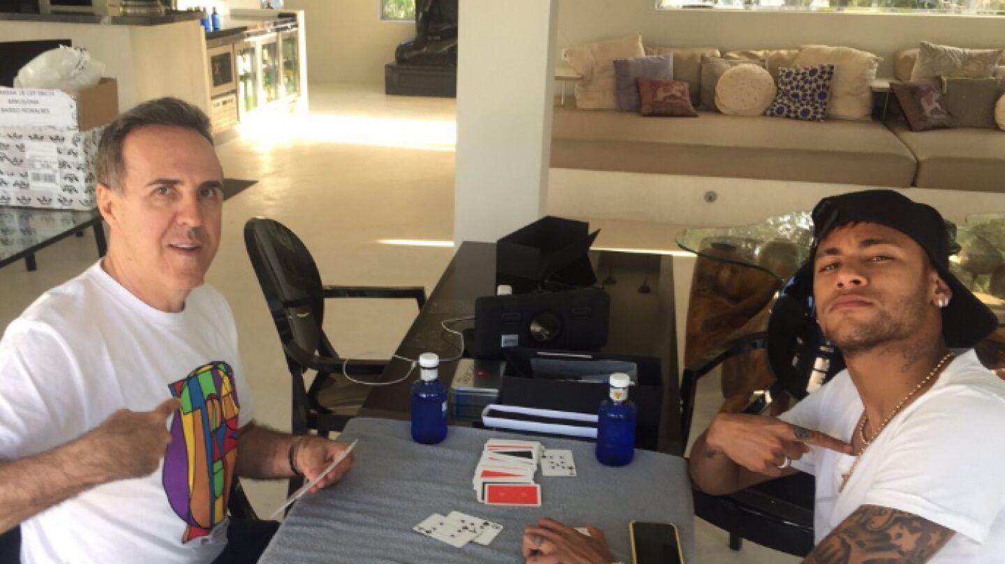 Wagner Ribeiro junto a Neymar