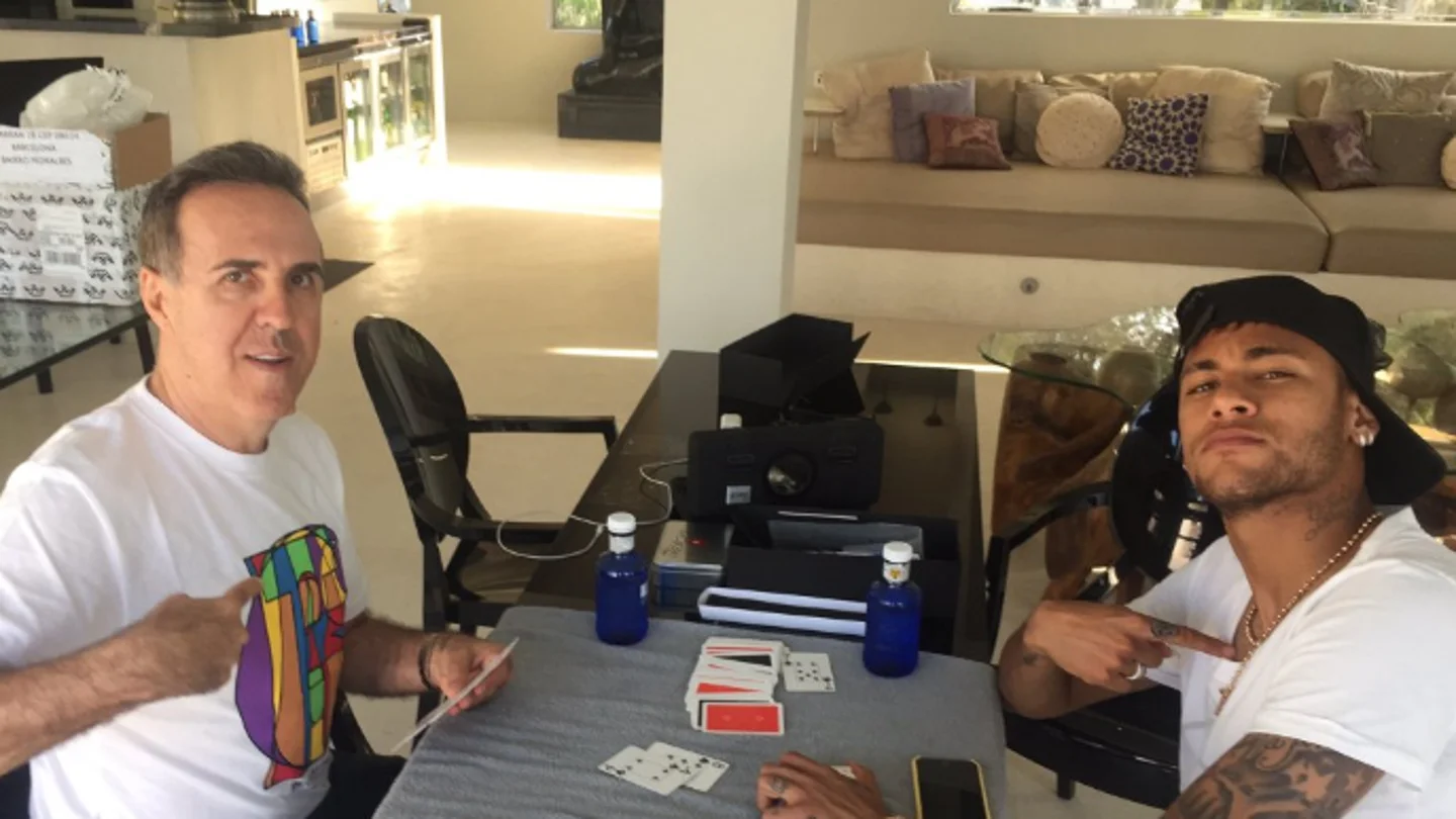 Wagner Ribeiro junto a Neymar Wagner Ribeiro junto a Neymar
