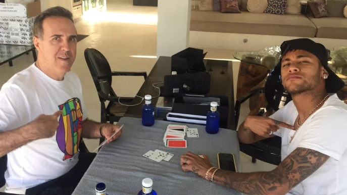 Wagner Ribeiro junto a Neymar