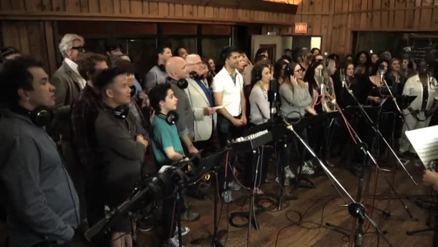 Frame 19.600844 de: Estrellas de Broadway graban una versión de 'What the World needs now is love' en homenaje a las víctimas de la tragedia de Orlando Frame 19.600844 de: Estrellas de Broadway graban una versión de 'What the World needs now is love' en homenaje a las víctimas de la tragedia de Orlando