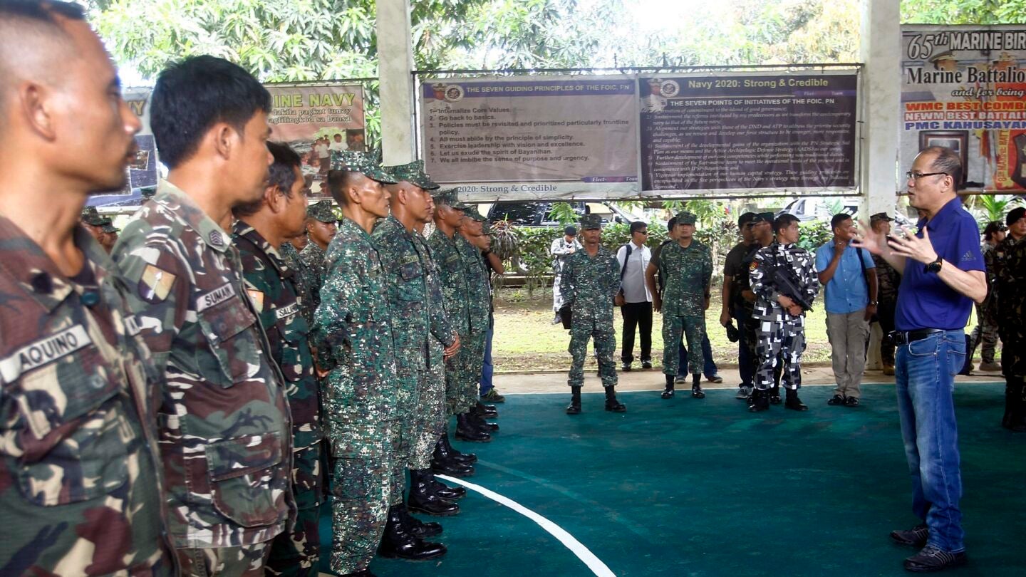 Tropas filipinas en la regi&oacute;n de Jol&oacute;
