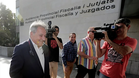 Alfonso Rus llega a la Ciudad de la Justicia de Valencia Alfonso Rus llega a la Ciudad de la Justicia de Valencia