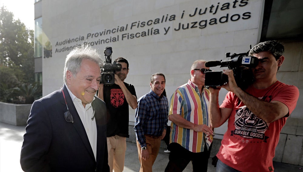 Alfonso Rus llega a la Ciudad de la Justicia de Valencia