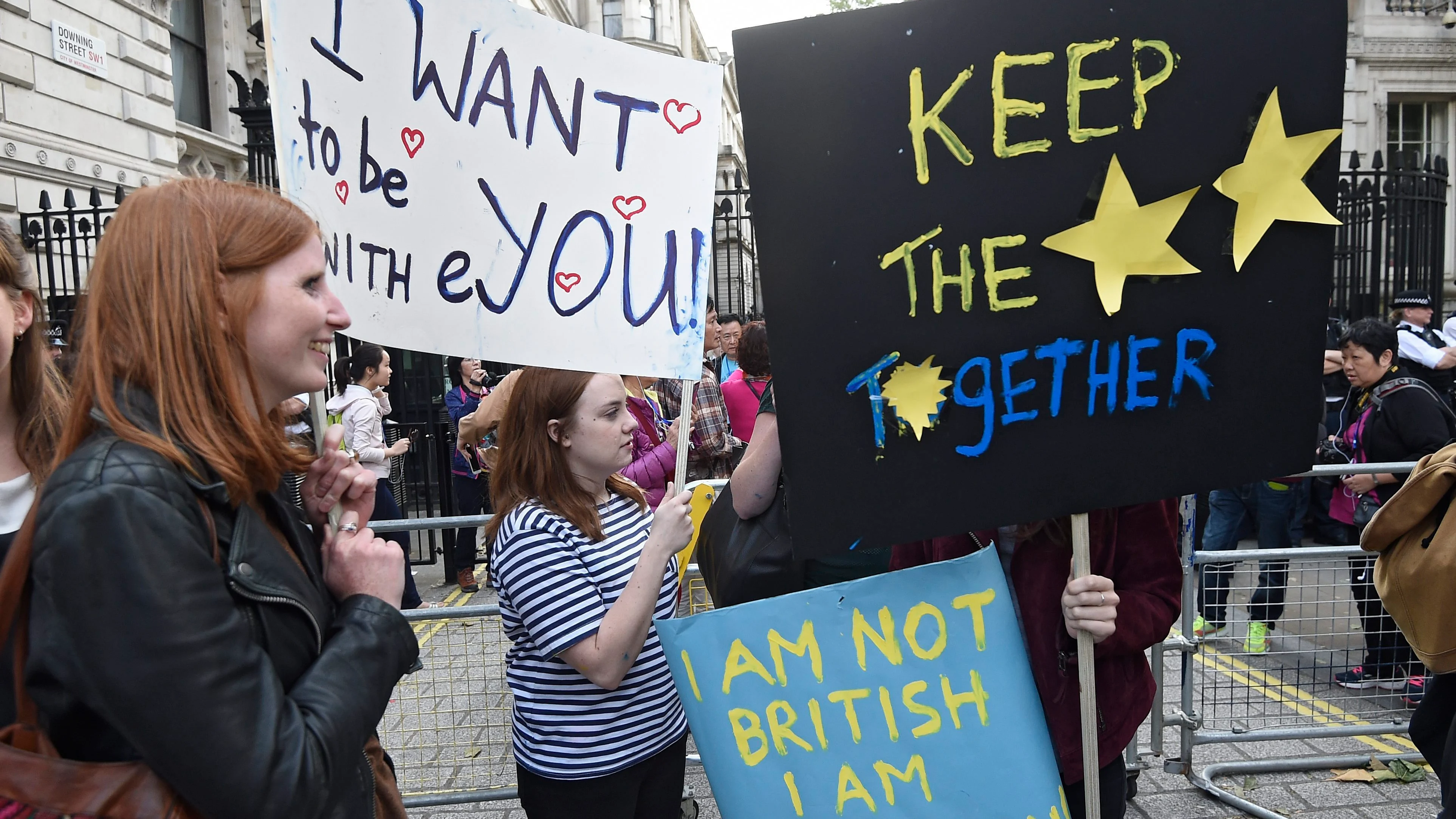 Varios manifestantes que apoyan la permanencia del Reino Unido en la Unión Europea Varios manifestantes que apoyan la permanencia del Reino Unido en la Unión Europea
