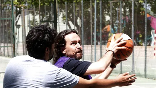 Pablo Iglesias juega un partido de baloncesto en la Ciudad Universitaria de Madrid Pablo Iglesias juega un partido de baloncesto en la Ciudad Universitaria de Madrid
